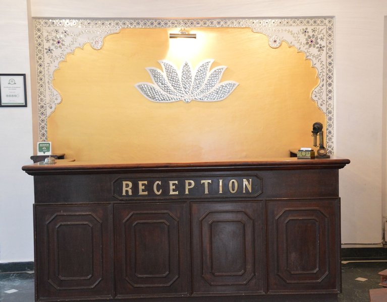 Hotel The Red Pier By Downtown Udaipur