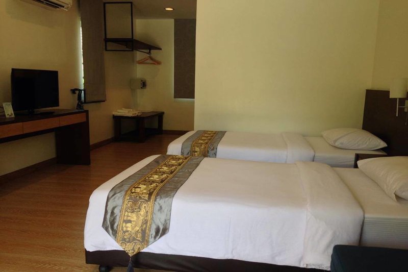 Hotel Baan Klang Aow Beach Resort