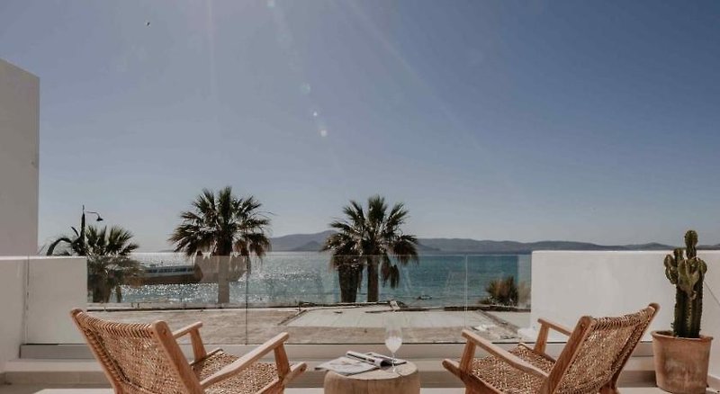 Hotel Ostrako Beachside Suites