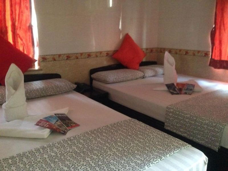 Hotel New London Hostel