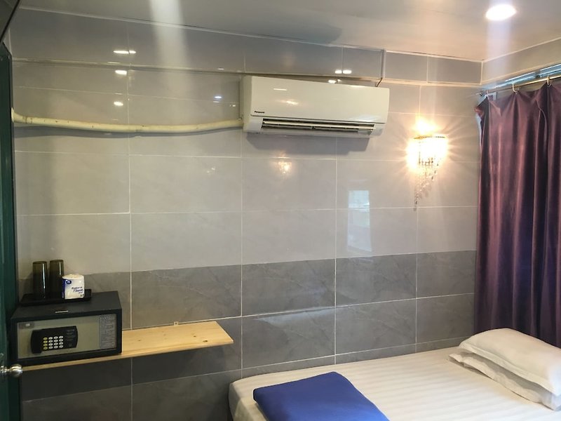 Hotel Oriental Pearl Budget Hotel