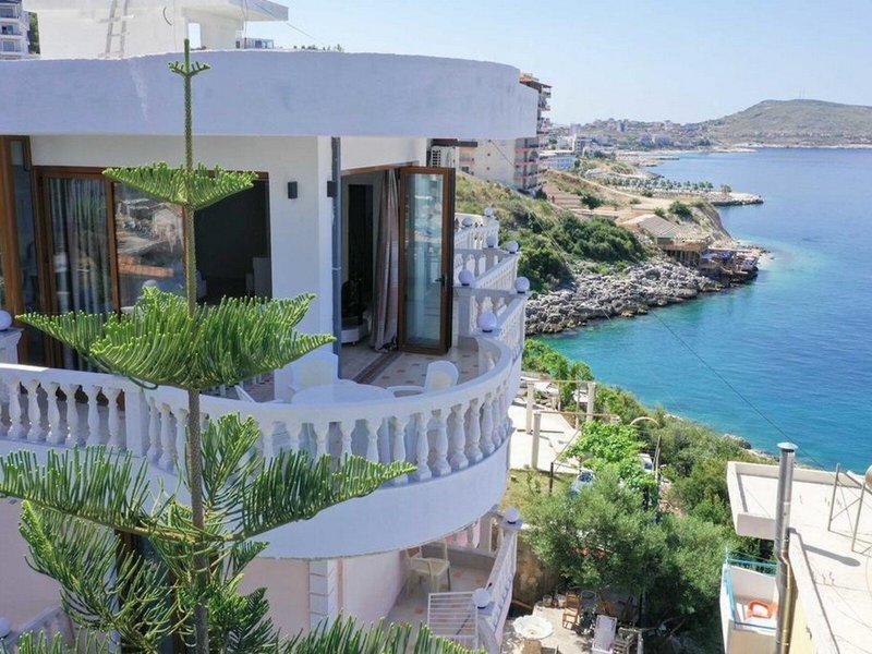 Hotel Apartments Romario