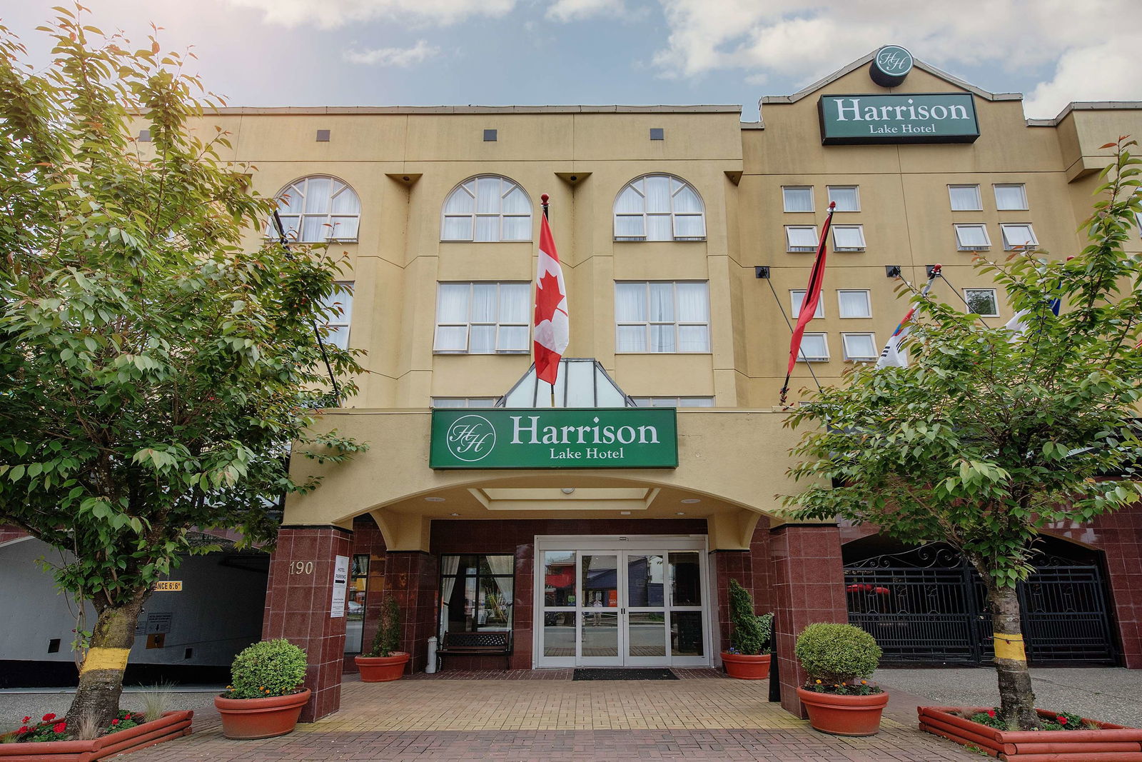 Hotel Harrison Lake Hotel