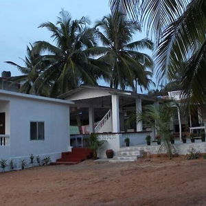 Hotel Ocean View Goan Beach House cazare Calangute