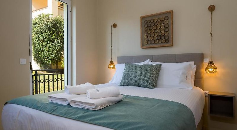 Hotel Gianthea Studios And Apt