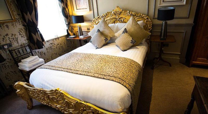 Hotel The Cardinals Hat