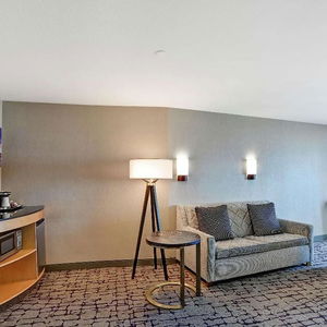 Hotel Doubletree Baton Rouge cazare Baton Rouge