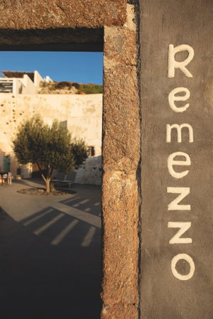 Hotel Remezzo Villas cazare Fira