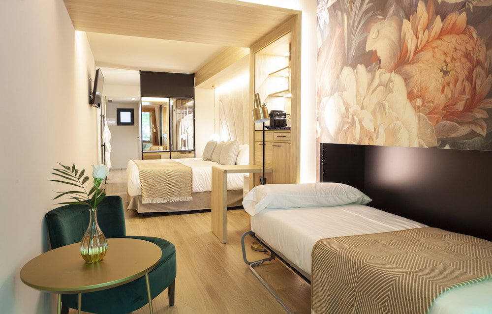 dal travel Nivia Born Boutique Hotel