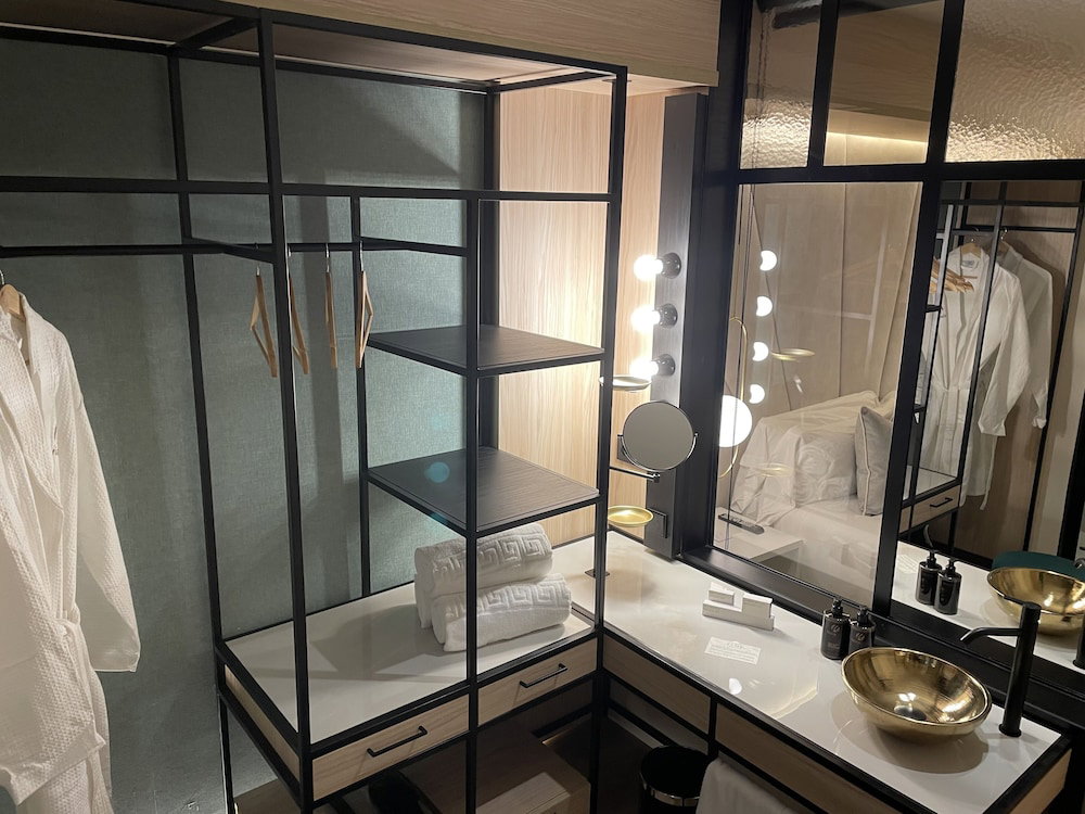 dal travel Nivia Born Boutique Hotel