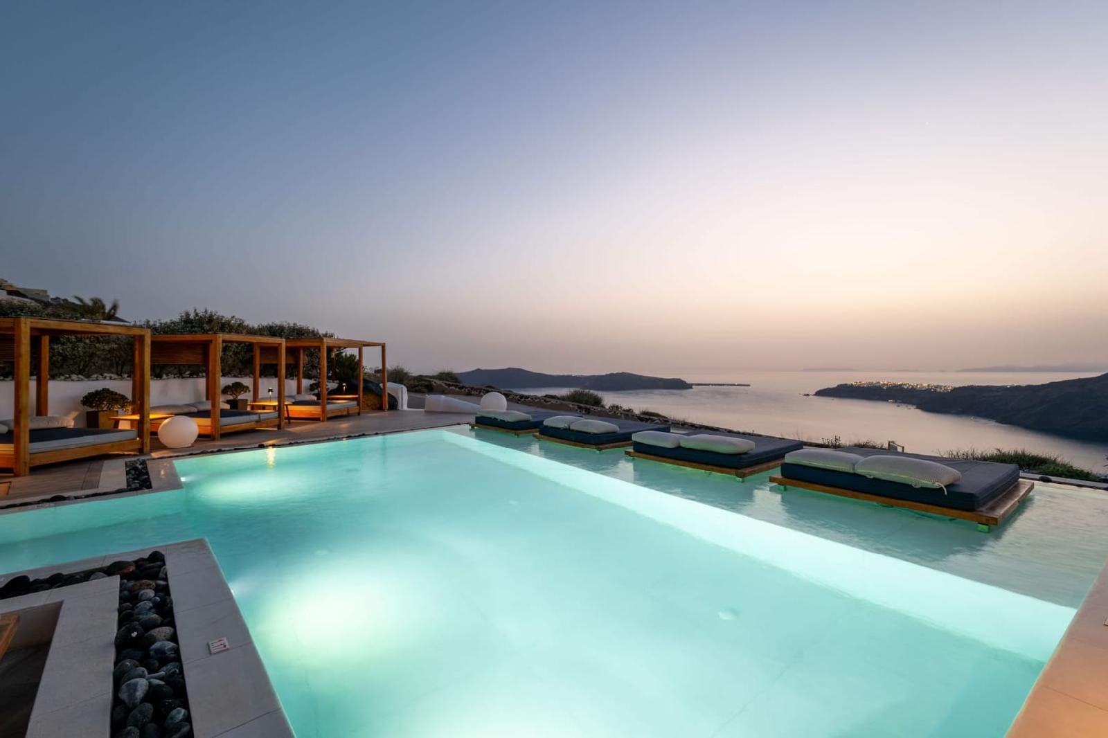 Amaze Suites