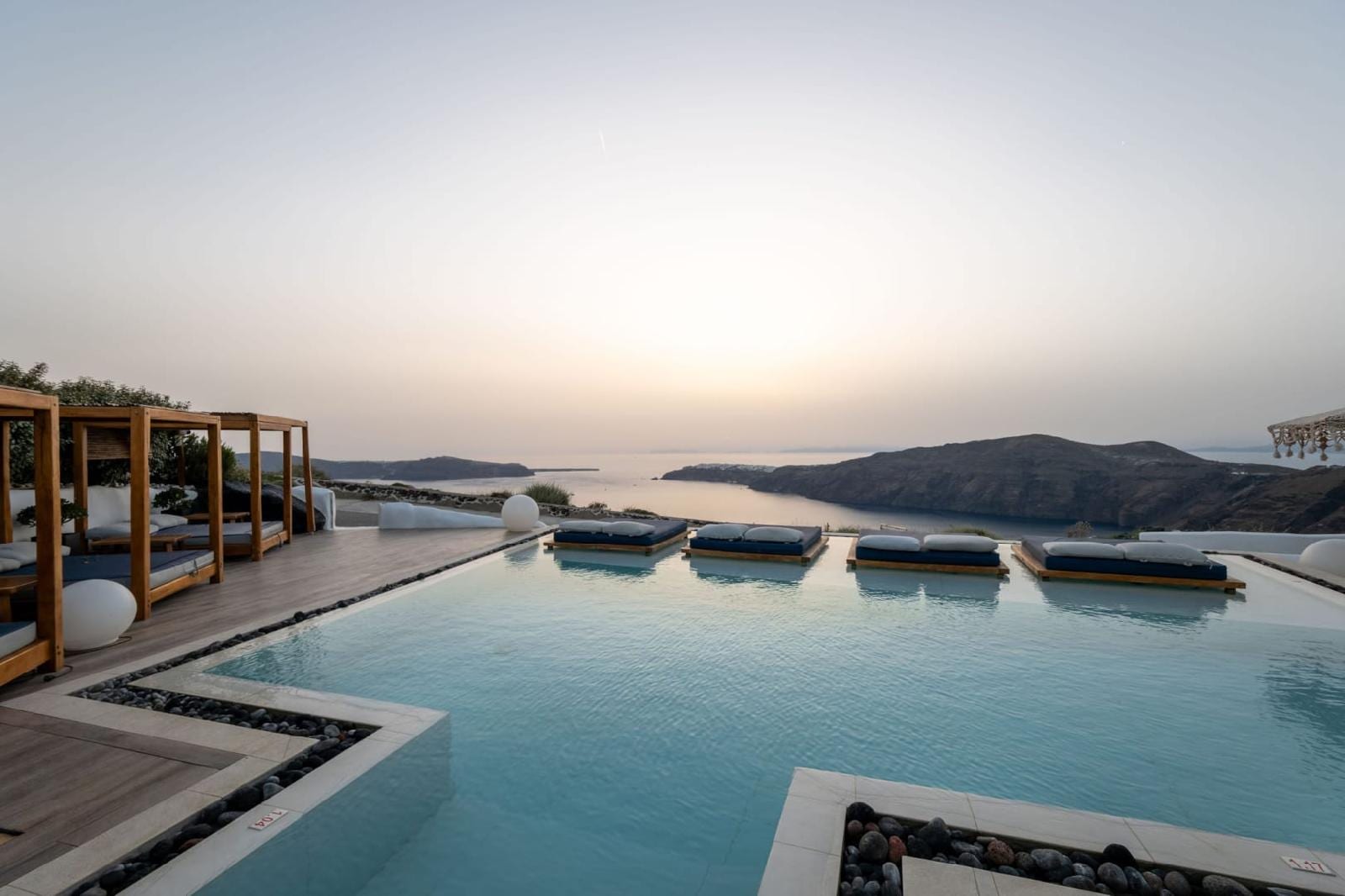 Amaze Suites