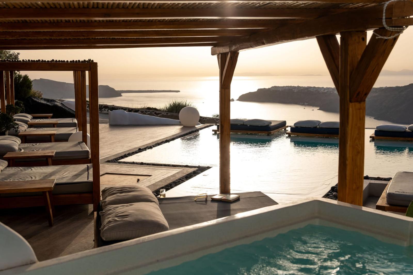 Amaze Suites