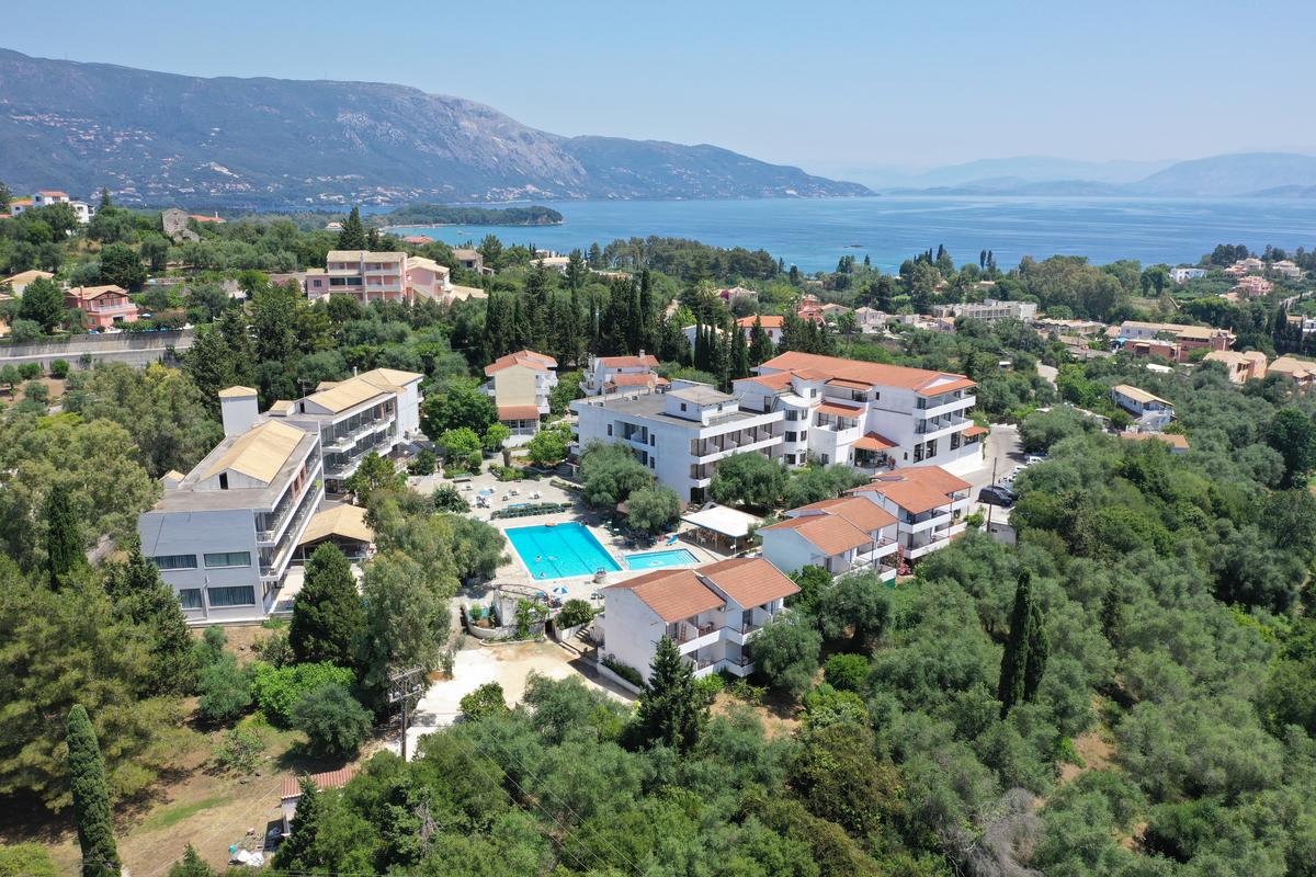 dal travel Adamas Hotel Dassia