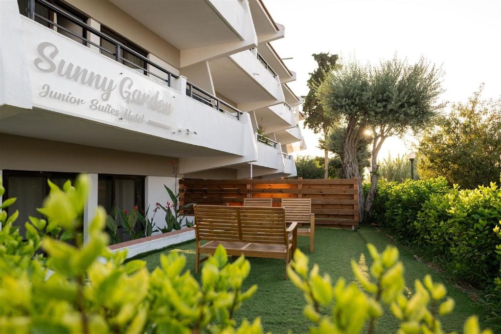 Terinikos Sunny Garden Hotel