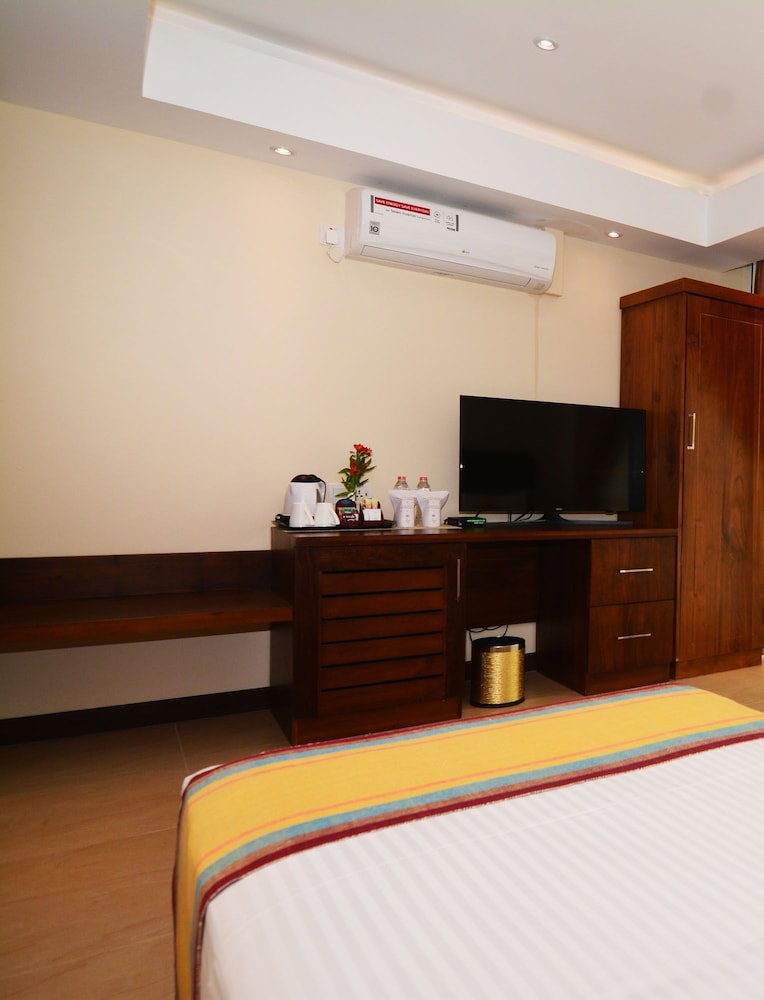 Hotel Serene Grand