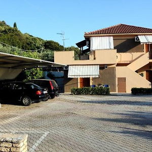 Hotel Emma's Studios cazare Lassi