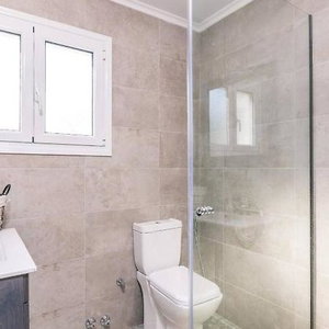 Hotel Lamda Apartments By Konnect cazare Roda