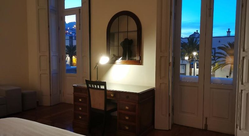 Santa Ana Suite & Rooms