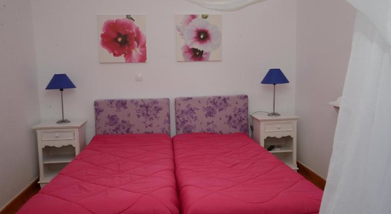 Dio Guesthouses