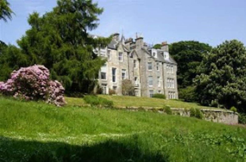 Hotel Stravithie Castle