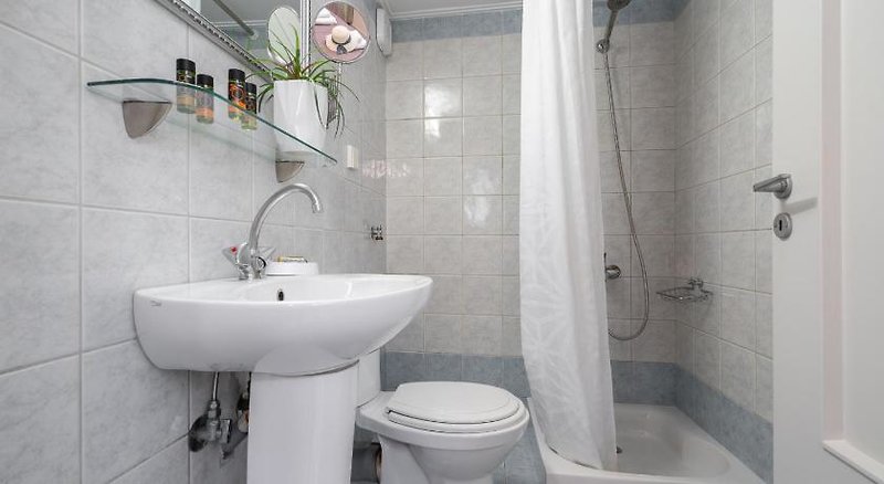 Geana Apartments
