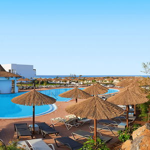 Hotel Meliá Laguna Beach cazare Santa Maria