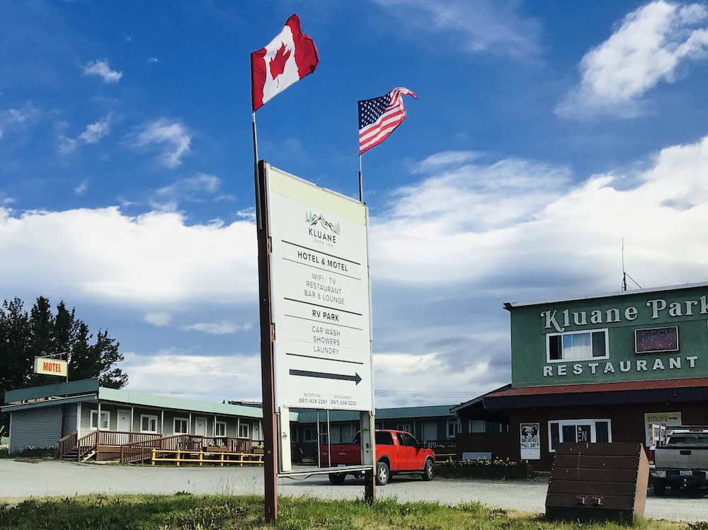 Hotel Kluane Park Inn