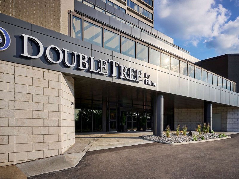 Hotel Doubletree By Hilton Windsor Hotel & Suites
