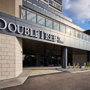 Hotel Doubletree By Hilton Windsor Hotel & Suites cazare Windsor