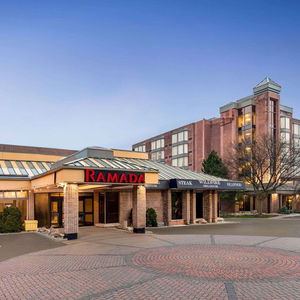Hotel Ramada Plaza By Wyndham Niagara Falls cazare Niagara Falls