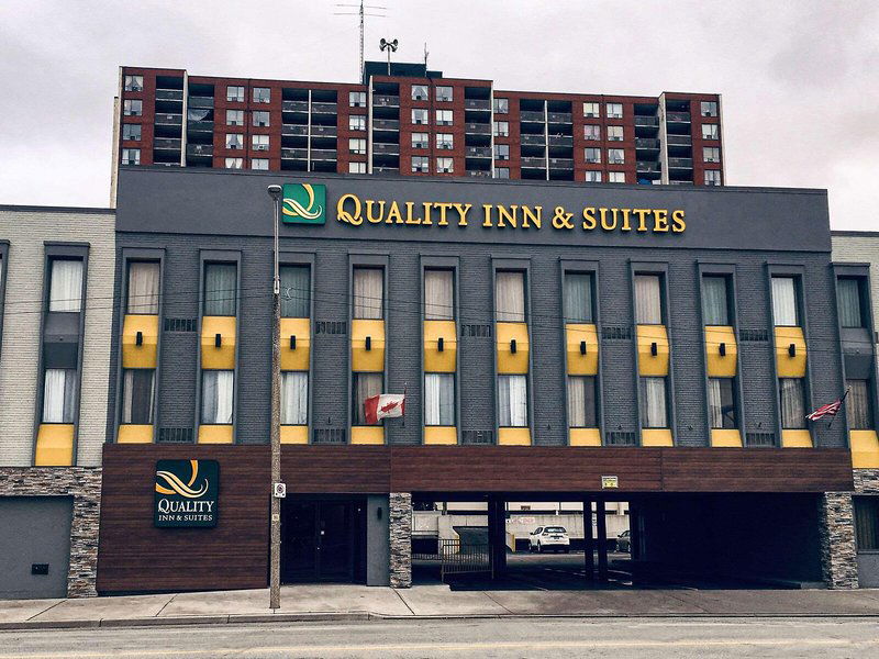 Hotel Quality Inn & Suites