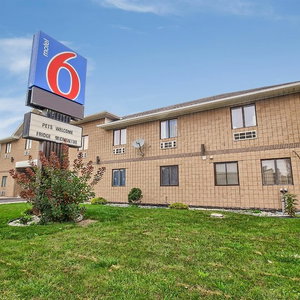 Hotel Motel 6 Windsor On cazare Windsor