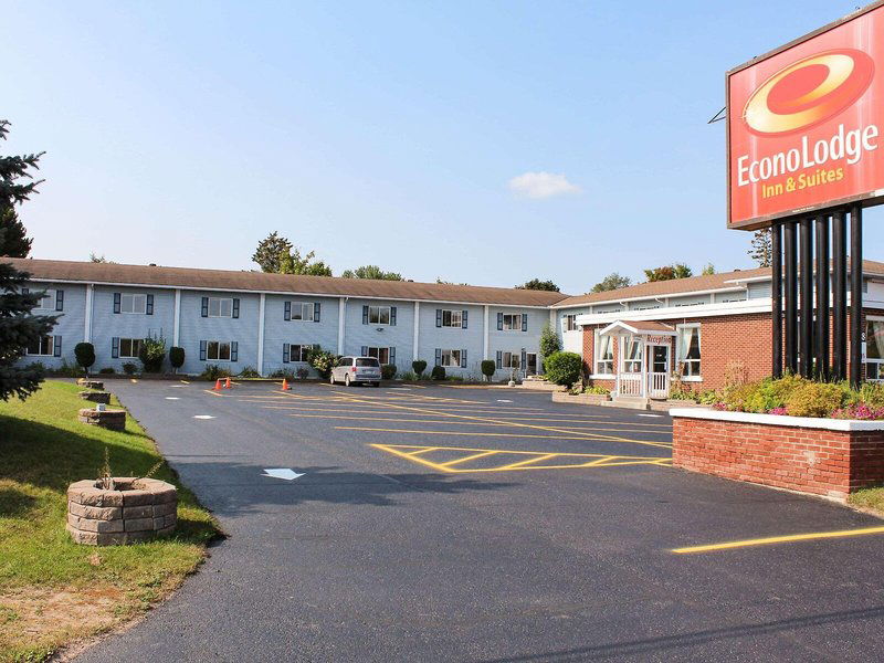 Hotel Super 8 By Wyndham Pembroke