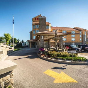 Hotel Monte Carlo Inn - Barrie Suites cazare Barrie