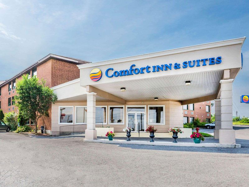 Hotel Comfort Inn & Suites Barrie / Essa Road