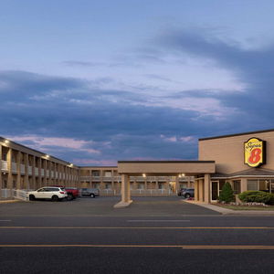 Hotel Super 8 By Wyndham Windsor/Dougall cazare Windsor