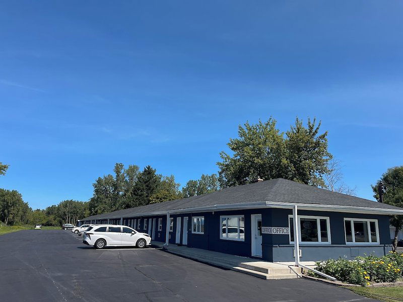 Hotel East Court Motel