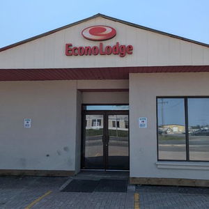 Hotel Econo Lodge cazare Cochrane