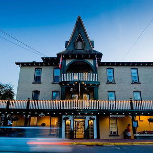 Hotel Gananoque Inn & Spa cazare Gananoque