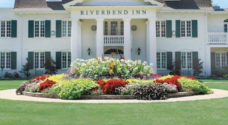Hotel Riverbend Inn & Vineyard