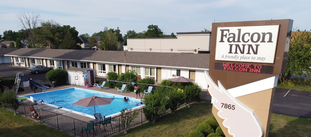 Hotel Falcon Inn