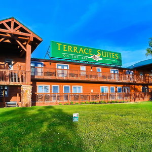 Hotel Terrace Suites cazare North Bay