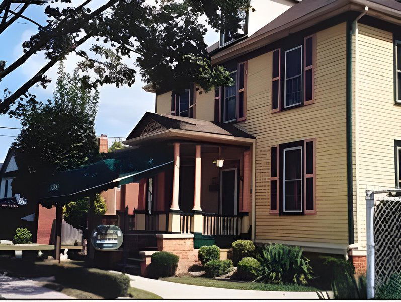 Hotel Ye Olde Walkerville Bed & Breakfast