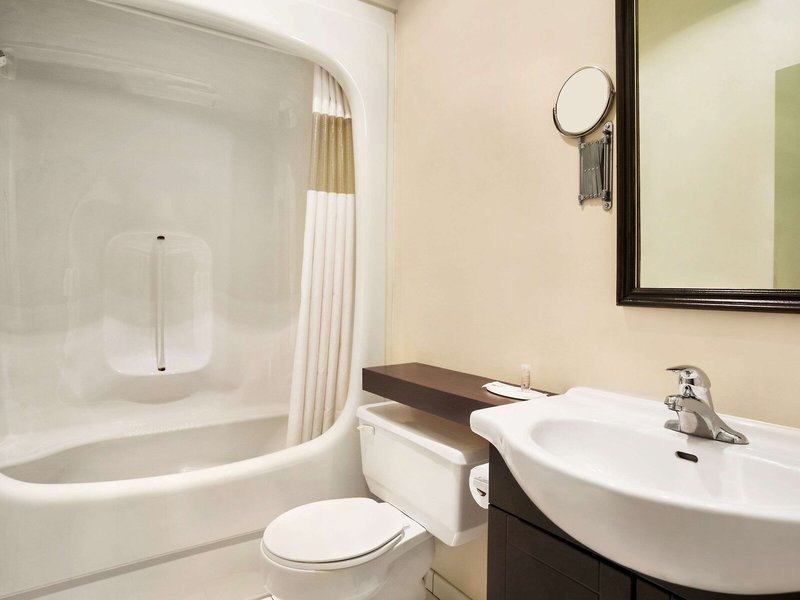 Hotel Days Inn By Wyndham Ste. Helene-De-Bagot