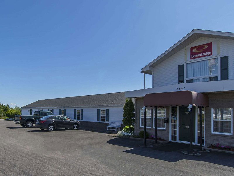 Hotel Econo Lodge & Suites