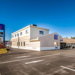 Hotel Motel 6 Moncton cazare Moncton
