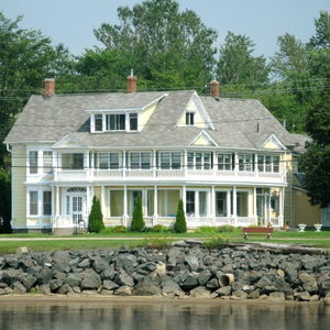 Hotel Governor's Mansion Inn cazare Miramichi