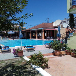 Hotel Amadeus Hawaii Studios Apts cazare Corfu (toate statiunile)