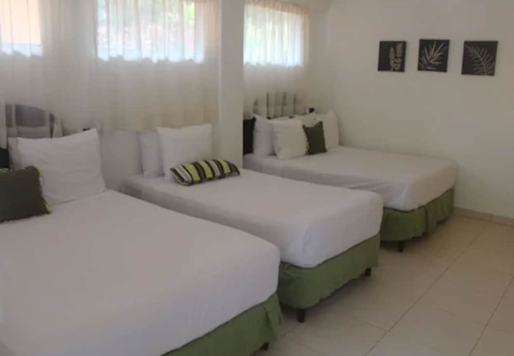 Albrook Inn